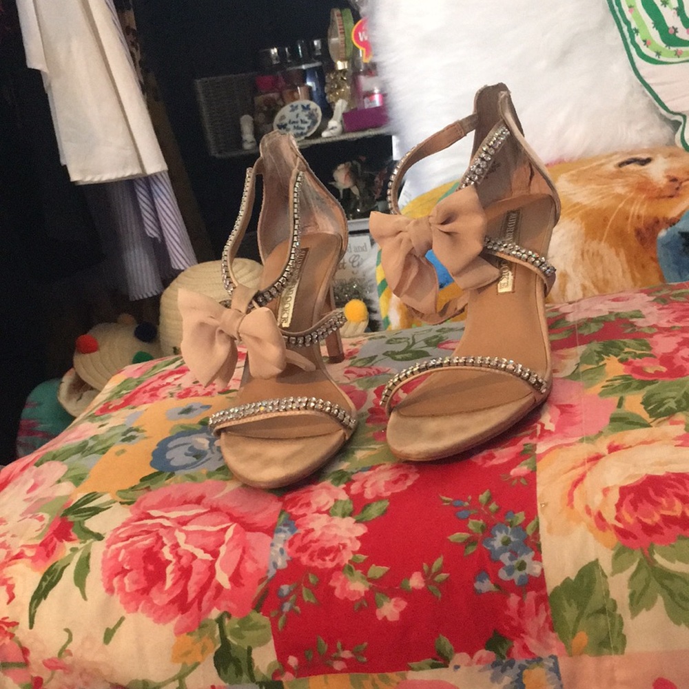 Shoe